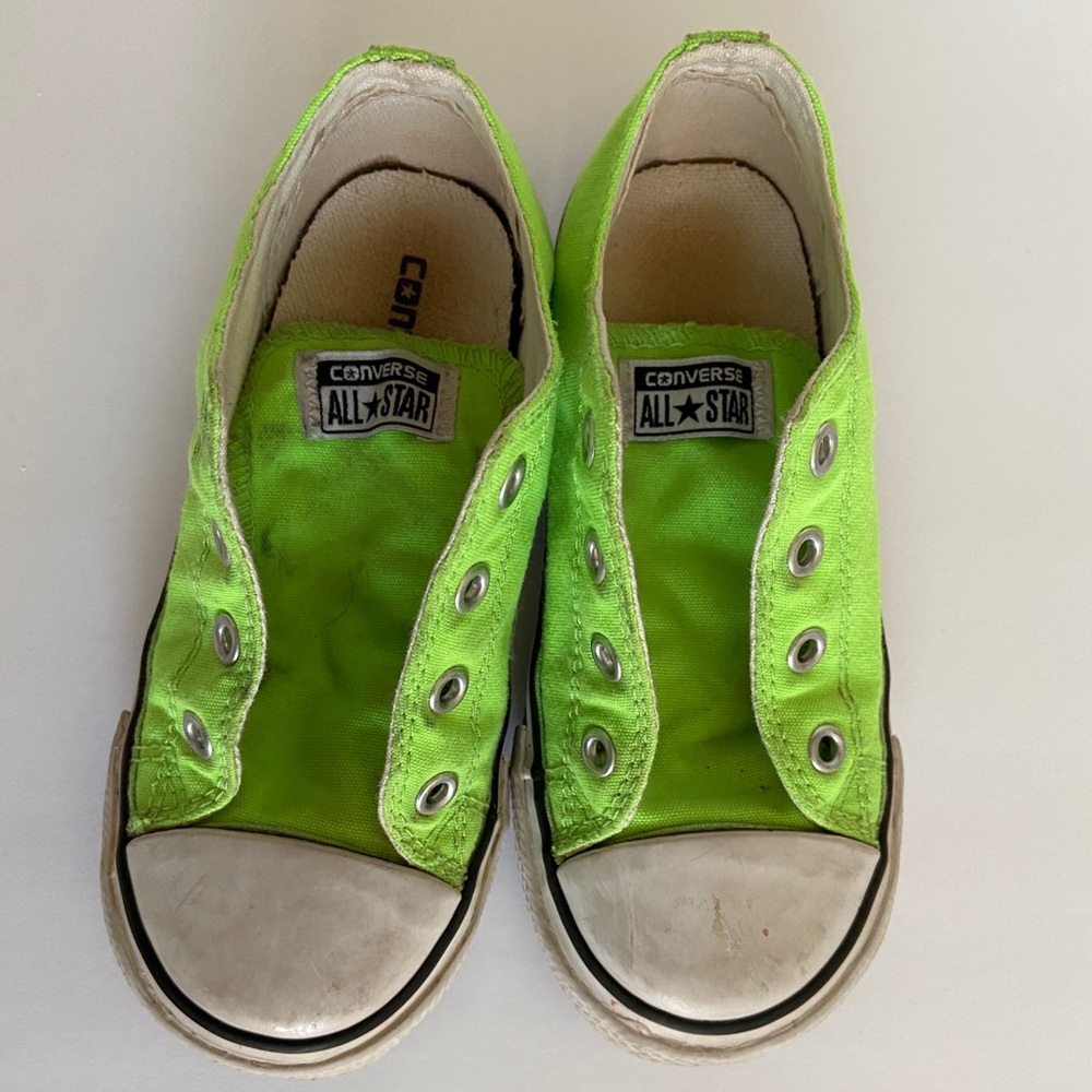 Chuck Taylor Neon Green Converse toddler size 9